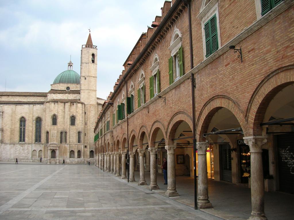 Dietro Piazza 阿斯科利皮切诺 外观 照片